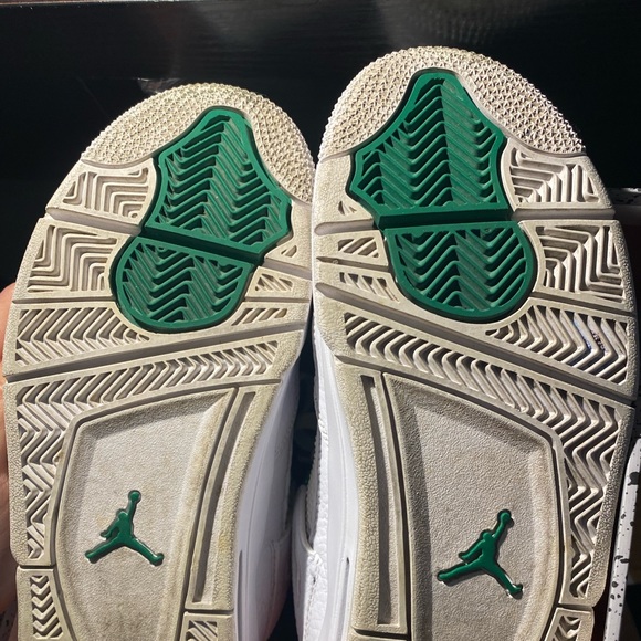 Air jordan4 metallic green size4.5Y 100% authentic - Picture 4 of 7